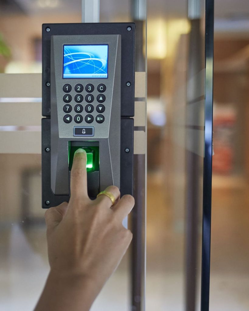 Fingerprint access control at a glass door